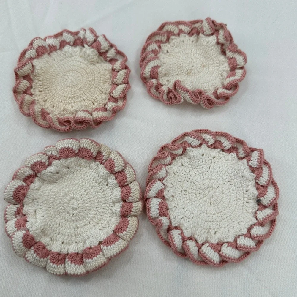 Set of 4 Handmade Crochet Coasters Cream Pink Scalloped Edged Drinkware‎